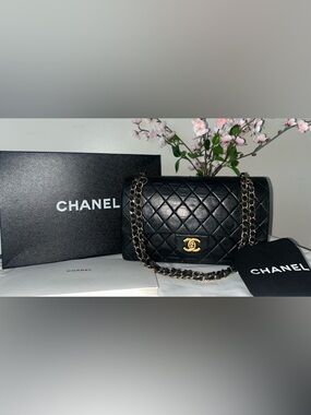 CHANEL Medium Classic Double Flap Lambskin Quilted Handbag Black / 24K Gold